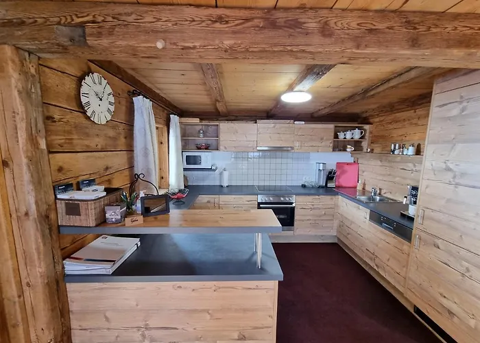 Almhuette Chrisanten Thaya בקתה *