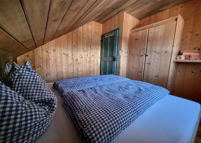 Almhuette Chrisanten Thaya *